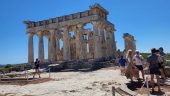 A wonderful, well organized tour with an excellent guide!